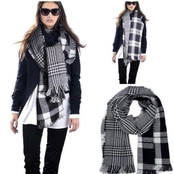 🔥 🔥HOT🔥🆕COZY REVERSIBLE BLACK & WHITE PLAID SCARF - Picture 1 of 5